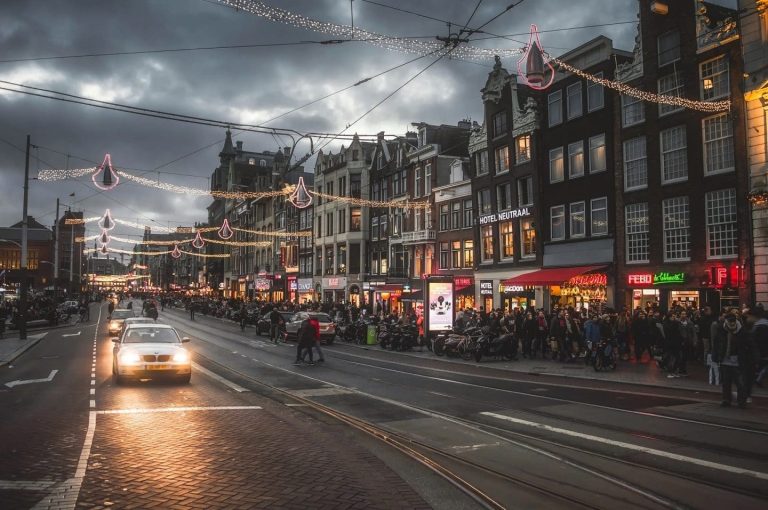christmas day in amsterdam christmas.co .uk 