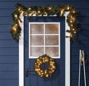 xmas outdoor wreath