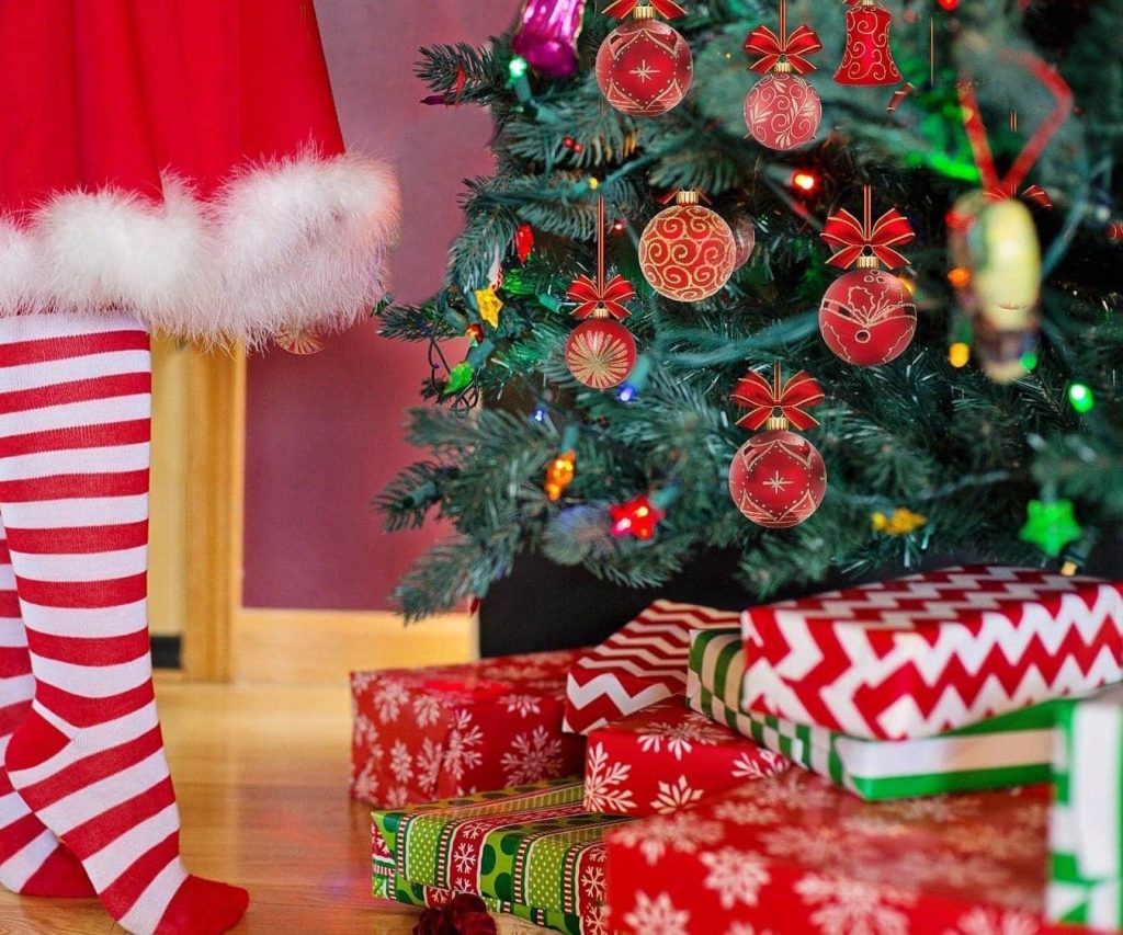 7 Christmas Day traditions to enjoy - All Things Christmas - Christmas ...