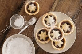 how to make mince pie ice cream christmas.co .uk 1 scaled