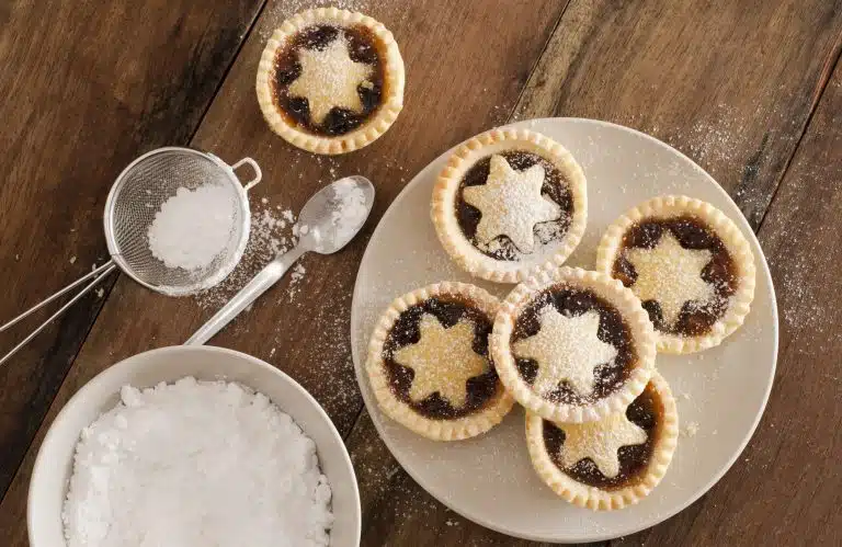 how to make mince pie ice cream christmas.co .uk 1 scaled