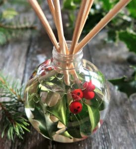 Pic of easy Christmas crafts diffusers