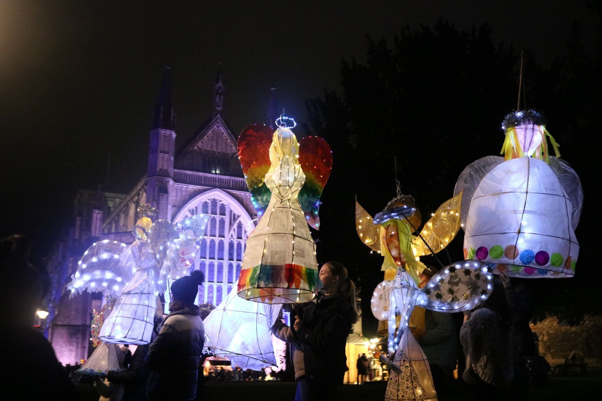 christmas markets in the uk winchester cathedral christmas market christmas.co .uk 2 1