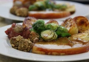pic of turkey and gravy christmas dinner - How to make Christmas gravy