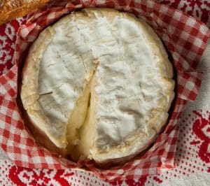 pic of a camembert cheese - Your guide to great Christmas cheeseboards 