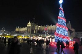krakow christmas market christmas.co .uk 2