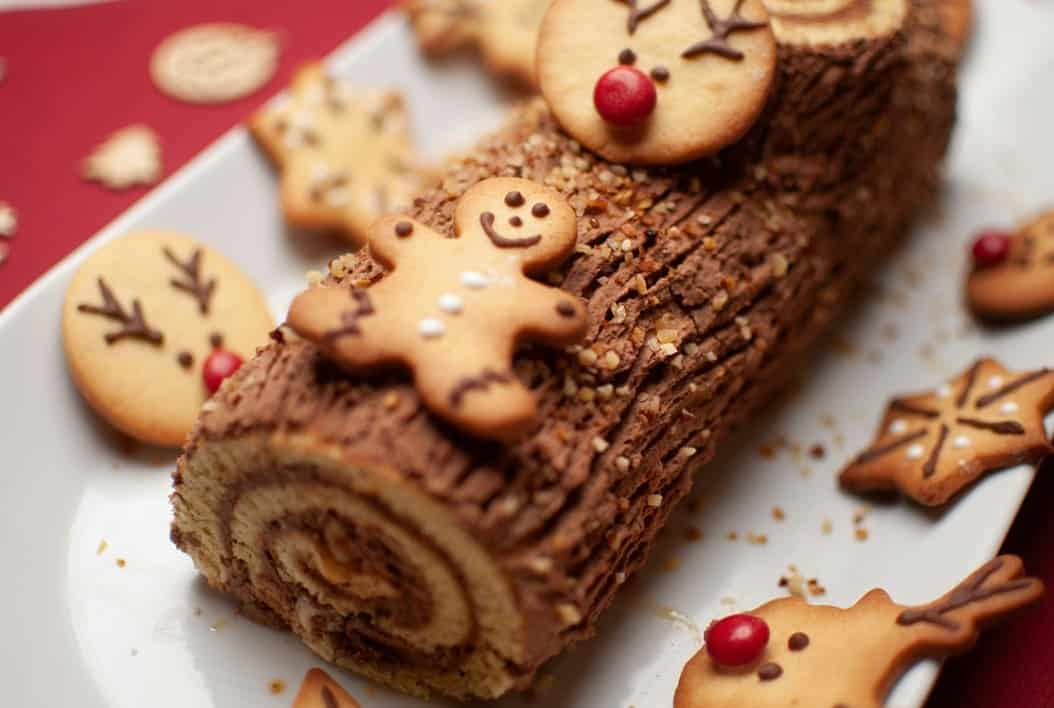 christmas traditions france yule log christmas.co .uk